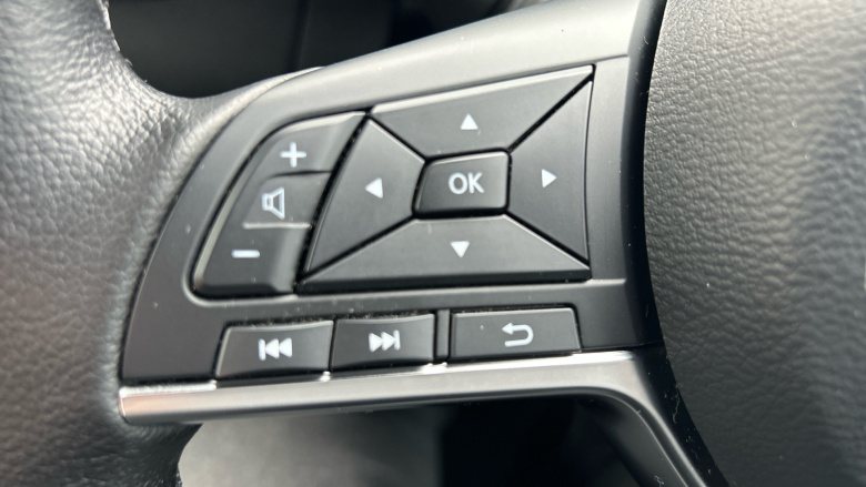 Nissan Juke 1.0 DiG-T 114 N-Connecta 5dr Petrol Hatchback